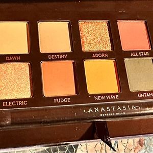 SUBCULTURE EYE SHADOW PALETTE